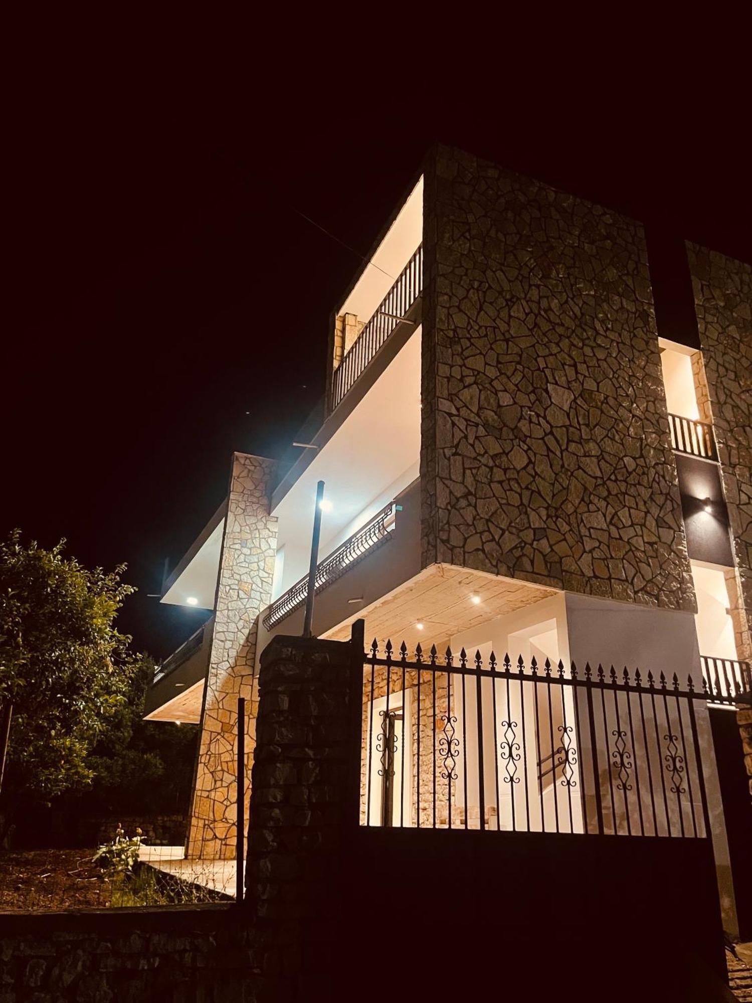 Comfort Guest Rooms Vila Hm Sarandë Exteriér fotografie